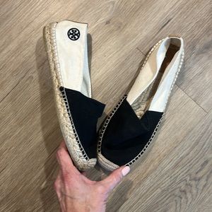 Tory Burch colorblock espadrilles black/white slip on canvas shoes w logo